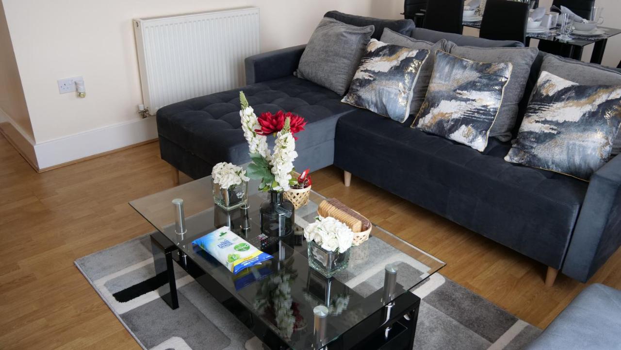 Keniji Luxury 2 Bed Apartment Milton Keynes